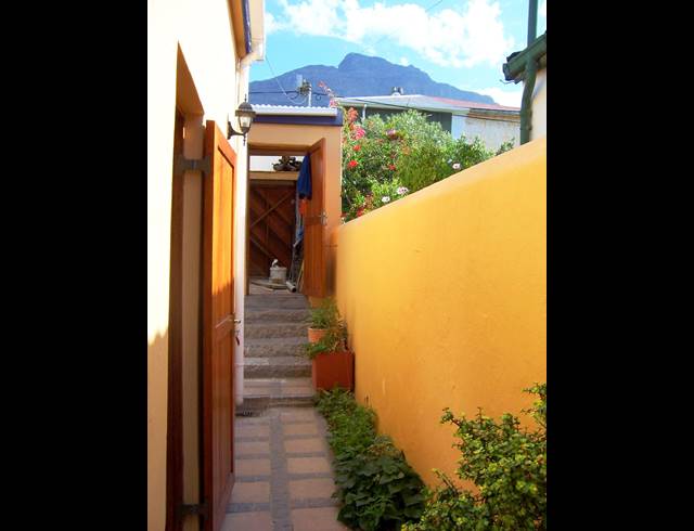 2 bed property to rent in WOODSTOCK